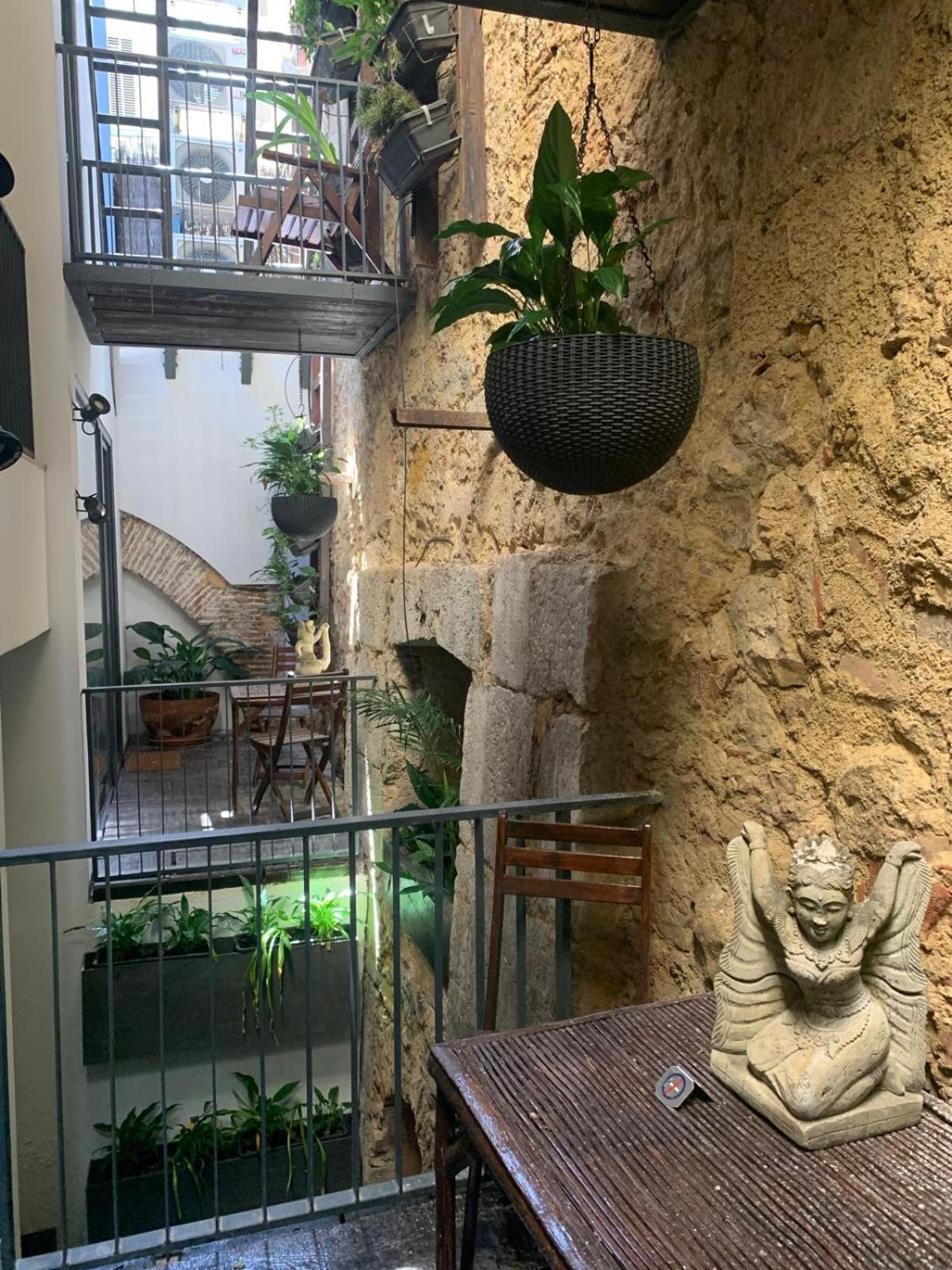 Old Stables Chiado - 2 Bedroom In The Heart Of Lisbon Exterior photo