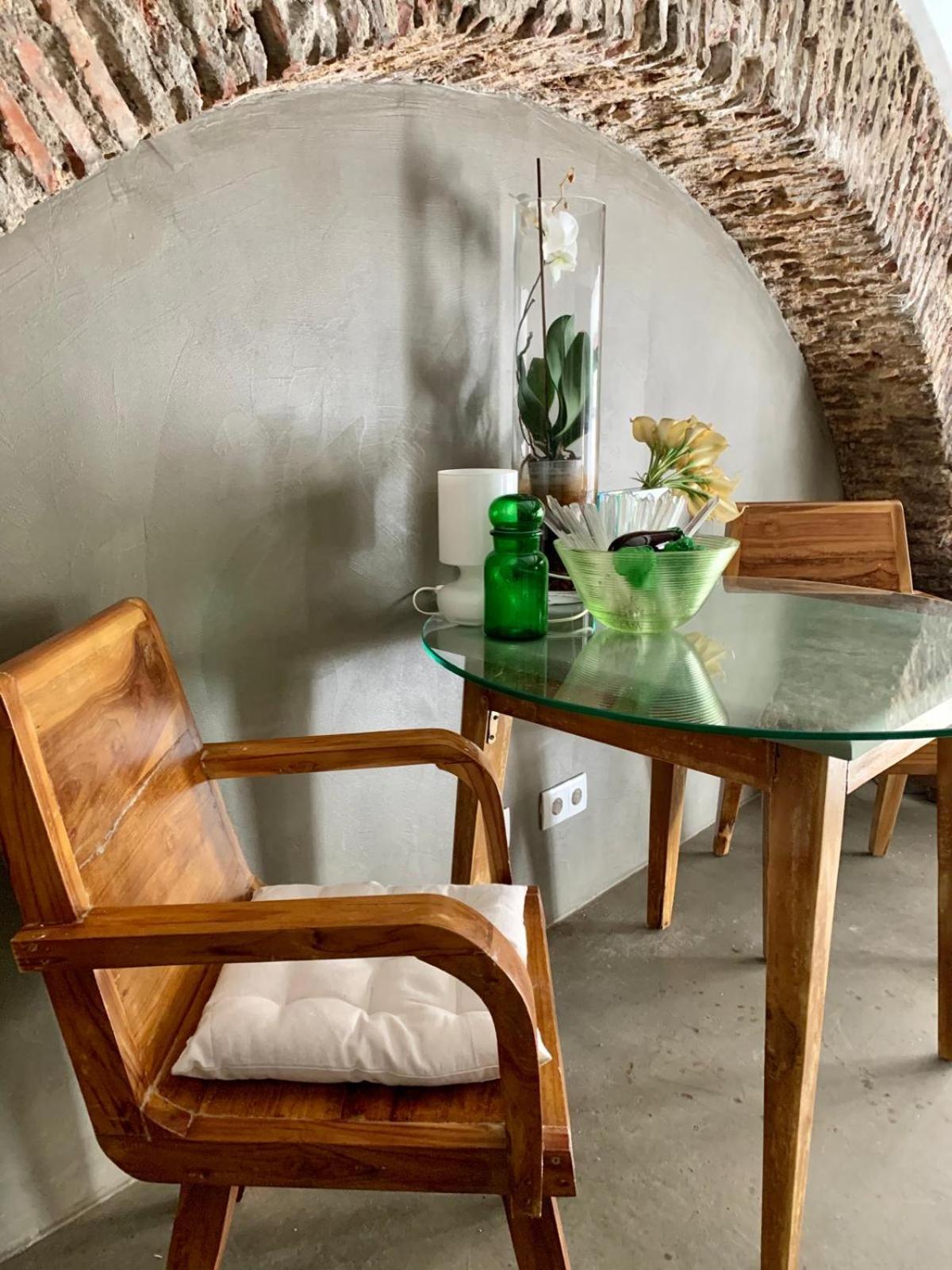 Old Stables Chiado - 2 Bedroom In The Heart Of Lisbon Exterior photo