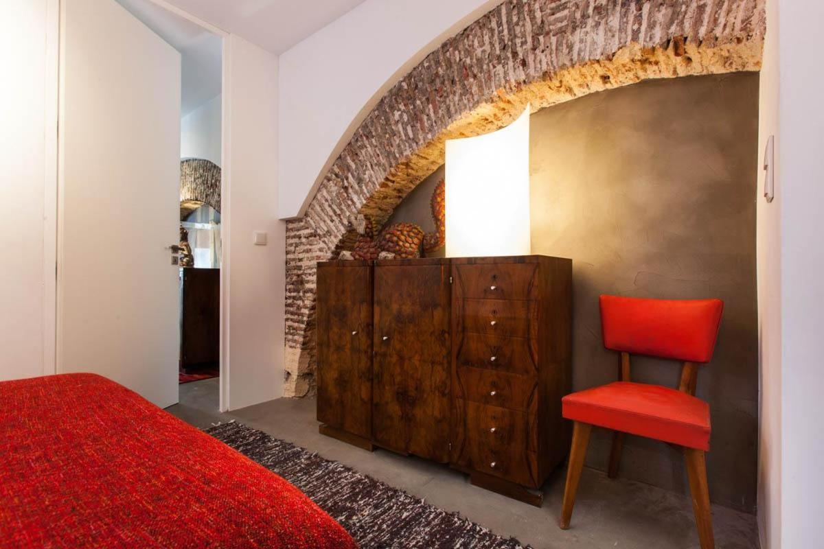 Old Stables Chiado - 2 Bedroom In The Heart Of Lisbon Exterior photo